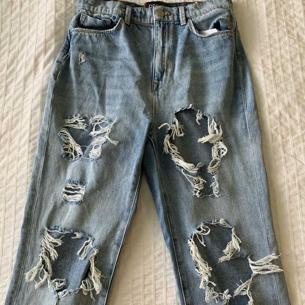 Urban Outfitters BDG High Rise Mom Jean Size 27